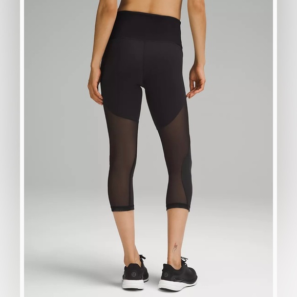 🖤NEW LULULEMON WUNDER TRAIN MESH PANEL CROP 21” - Picture 3 of 12